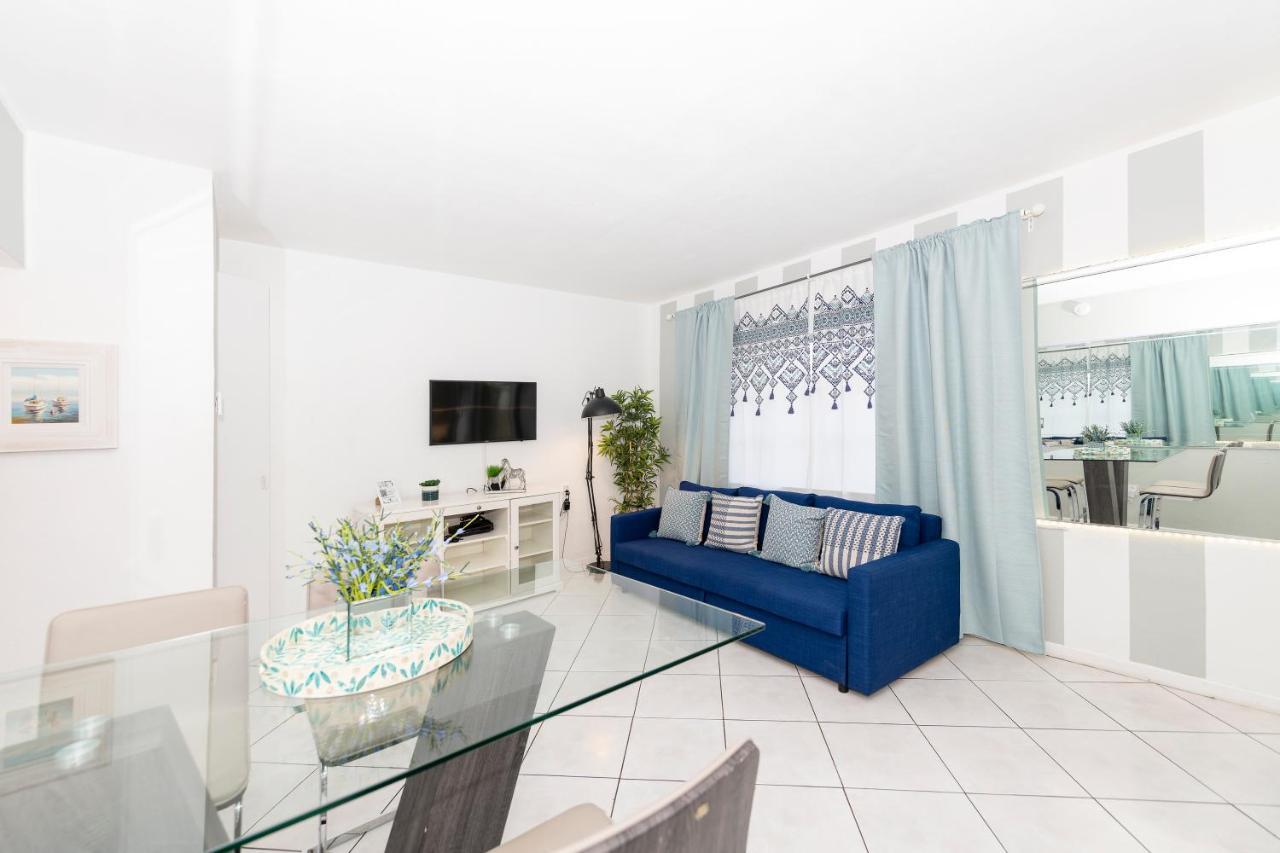 Apartments On Collins Miami Beach Dış mekan fotoğraf